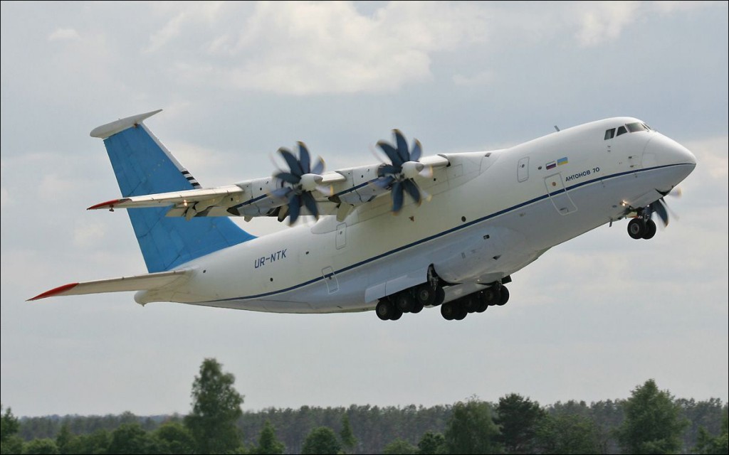 Турбовентиляторный двигатель (ТВРД) и его дальнйшее развитие - турбовинтовентиляторный двигатель (ТВВД). Экономичность + тяга.